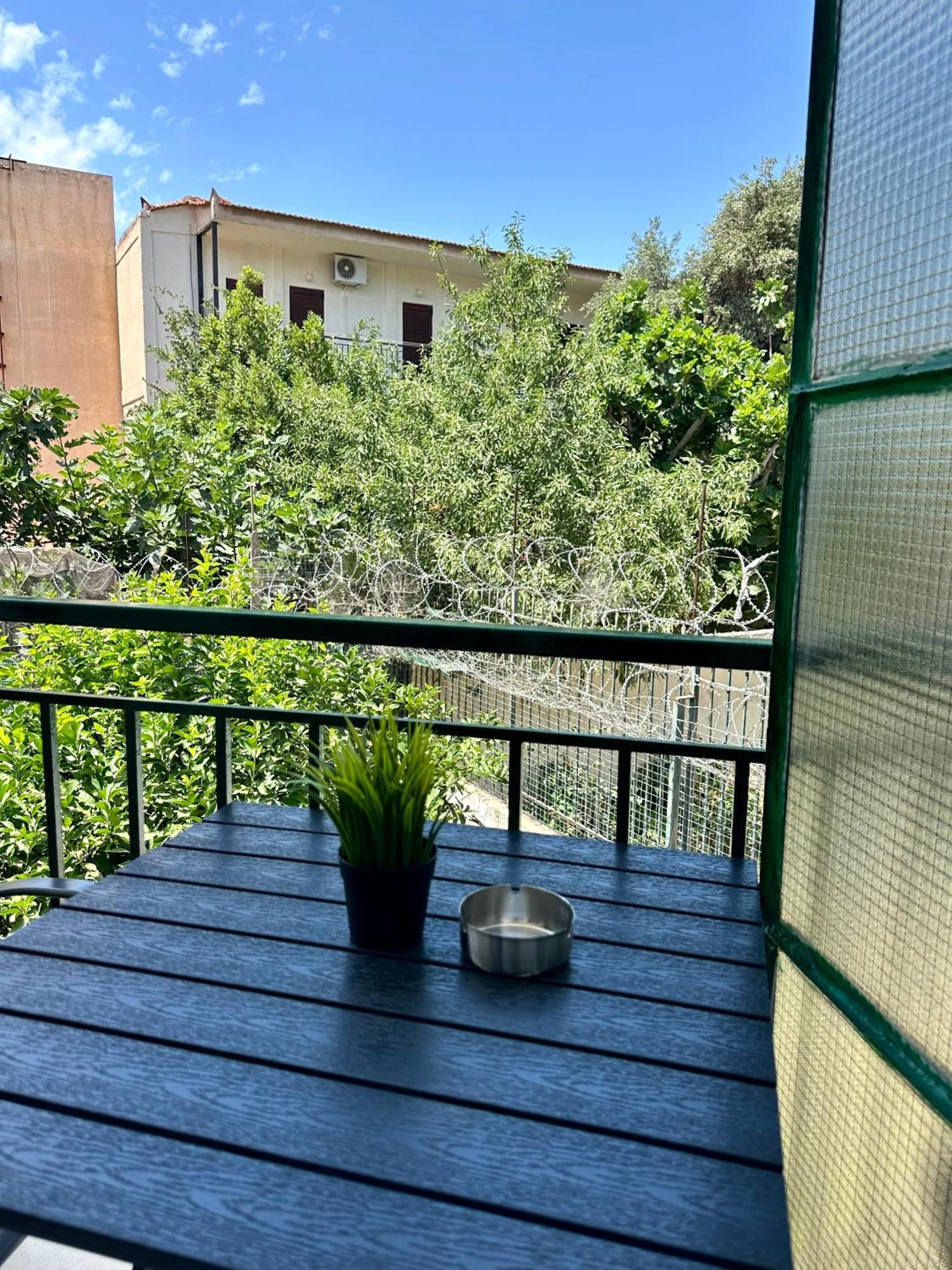 Seaside Escape Apartments - Poseidon Палеа-Фокеа Экстерьер фото